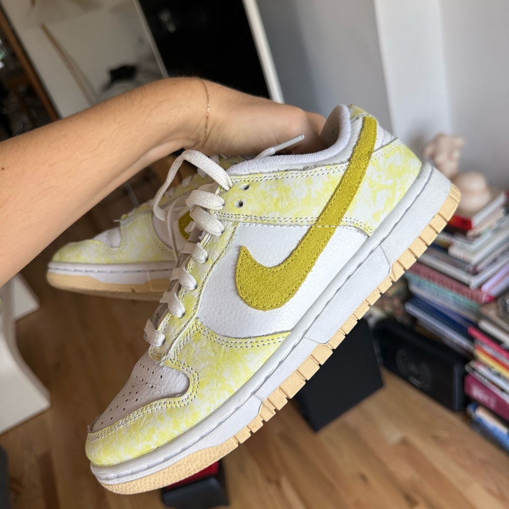Nike Dunk Low Yellow Strike, Women’s 7.5 - Picture 2 of 8
